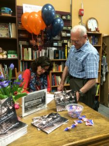 book signing celebrity sell without being publishing